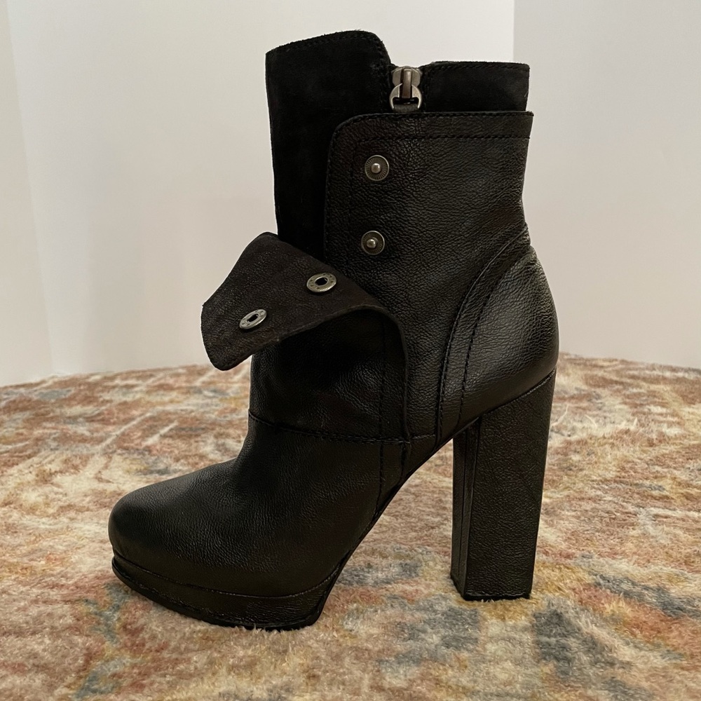 Vera Wang Marilyn Booties Black Leather EUC Size 7 - Picture 7 of 15